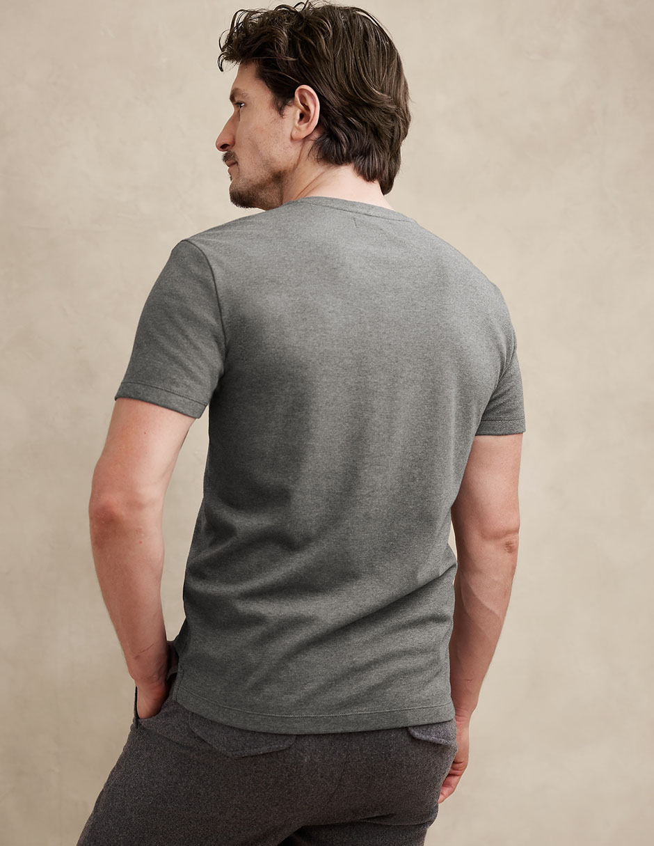 Playera cuello v para hombre 2