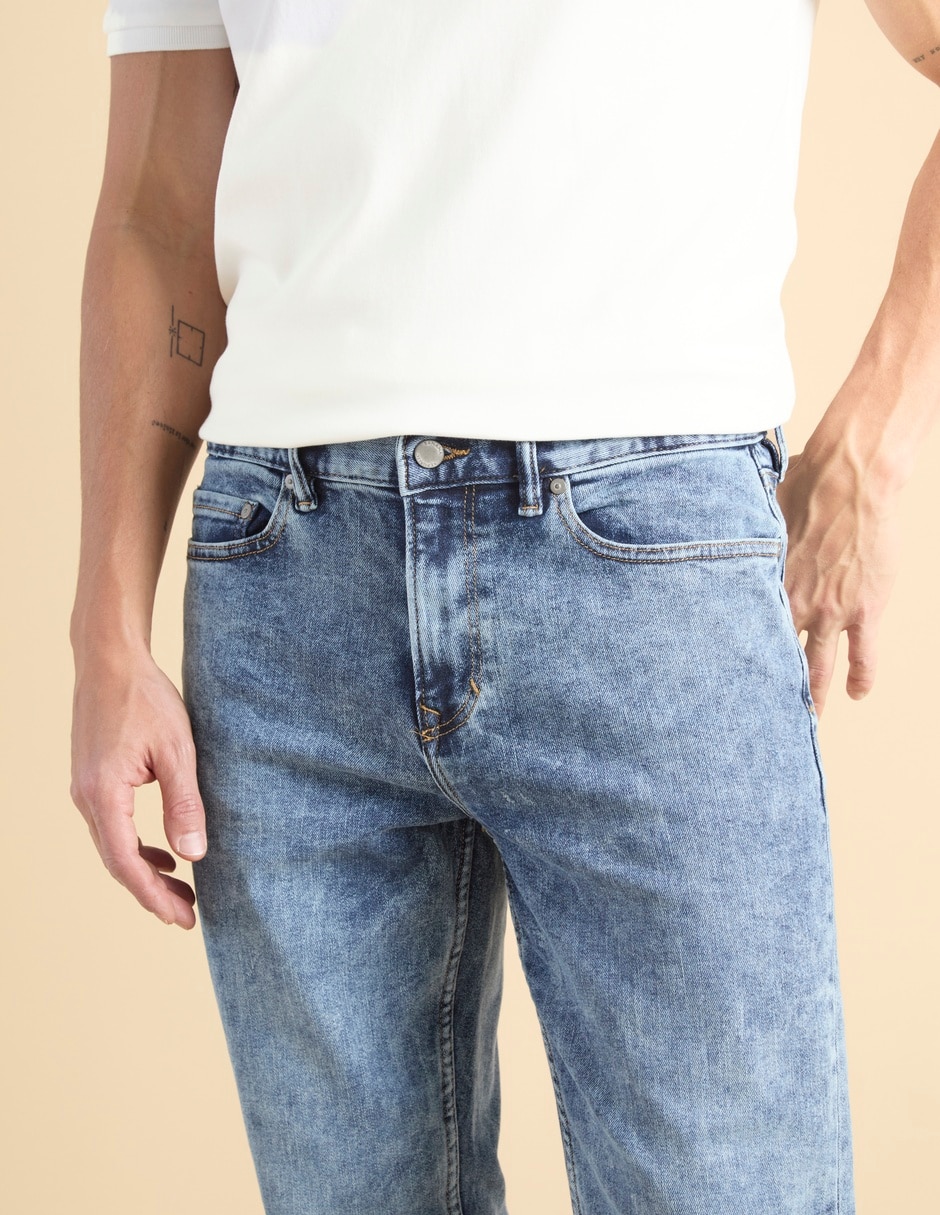 Jeans straight lavado obscuro para hombre 4